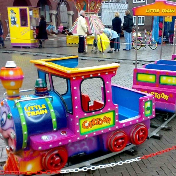 Dij Doordeweekse dagen Wrak Mini trein huren - Faes entertainment attractieverhuur